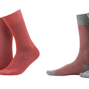 Sokken Arni in 98% bio-katoen met 2% elastaan, per 2 paar verpakt, rood en grijs/rood gestreept, Living Crafts, beschikbaar in de maten 39-42 en 43-46, prijs: 14,99 €