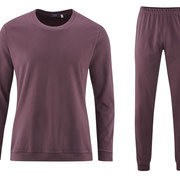 Pyjama Bob in 100% bio-katoen interlock, bordeaux, Living Crafts, beschikbaar in de maten S en M, prijs: 49,99 €