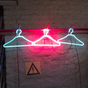 Neonart, Neonröhren,  Kunst  F. Auer // Signs Neon Joecks Berlin