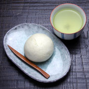 Fuku-Fuku Manju + Sencha