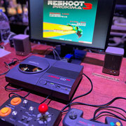 Das Bild zu Männerquatsch Podcast Folge 155 zeigt Reshoot Proxima 3 für Amiga CD32 auf dem Amiga38 Retro Event. 