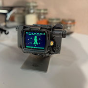 Das Bild zu Männerquatsch Podcast Folge 196 zeigt den Stand von Amazon Prime Video mit dem Thema Fallout auf der Gamescom 2025.