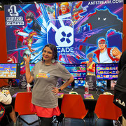 Das Bild zu Männerquatsch Podcast Folge 153 zeigt den Stand von Antstream Arcade in der Retro Area auf der Gamescom 2023.