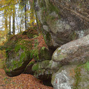 Steinriese im Hausberg von Windhaag