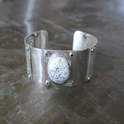Bracelet manchette avec opale dentrite sertie