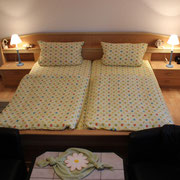 schönes Schlafzimmer (Doppelzimmer) in der Fewo Gänseblümchen
