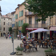 Saint Antonin Noble Val (82), Terrasse du Café de la Halle