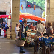 Saint Antonin Noble Val (82), Marché sous la halle