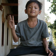 Kambodschanischer Junge im Wat Phnom