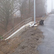 An der Röderbrücke wurde ein Schutzgeländer angebracht. 