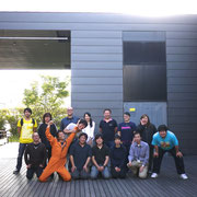 10-BOXのスタッフの皆さんとチームイシノマキのスタッフと記念写真