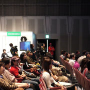 震災後の石巻の様子を真剣に聞いて下さるお客さま達