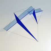 Drachenviereck Interpretation mit blauer Acrylfarbe