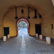 Im Innern der Porta Brescia