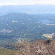 鎖場から見た野尻湖と斑尾山