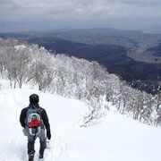 びわ湖を見ながら下山