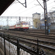 Tren de la compañía PKP en la estación de Cracovia