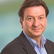 Corrado Pardini, Nationalrat SP: Gewalt gegenüber Mädchen und jungen Frauen müssen wir mit allen Mitteln bekämpfen. In schwierigen Zeiten setzt das Projekt «MädchenHouse deFilles» hier ein wichtiges Zeichen. Ihr habt meine volle Unterstützung. 
