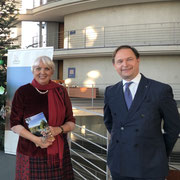02.12.2021 Claudia Roth mdB, Carl Grouwet, Paul-Löbe-Haus, Deutscher Bundestag