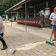 2018 12 15 Working Bee:  Anita Klima vs Bruce Henshall in the Top Broom shoot-off.
