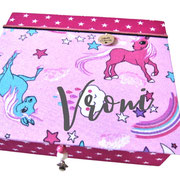 Geburtstagsgeschenk, Kinderschmuckschatulle M Einhornfreunde auf Rosa Regenbogen und Sterne auf pink OHNE Lederband, personalisierbar