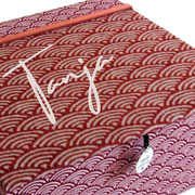  Geburtstagsgeschenk, Schmuckkästchen M Japan Wellen groß rot und Wellen klein rot mit Lederband, personalisierbar