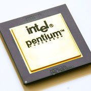 Intel Pentium 60 MHz with "PROCESSOR" printing (1). SX835. This processor has the Pentium FDIV-Bug