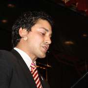 D. Lino Pérez Abad, presentador del concierto.