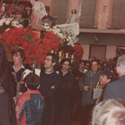 Foto: Javier Muñoz Gutierrez, en las que se destaca la colocación de las flores.