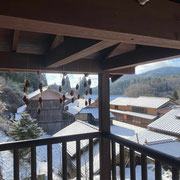 冬の吹屋と干し柿