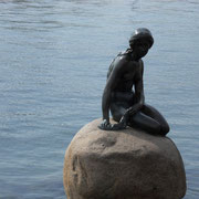 Copenhague - La petite Sirène - Sculture de bronze, inspirée des contes d' Andersen -