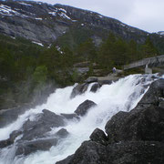 Vallestafossen - Sur la route 13 chutes d'eau près de Raheim -