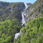 Aurlandfjord - Tout le long du trajet de belles cascades -
