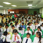 Los mejores estudiantes del Cantón Pichincha (Manabí, Ecuador) en la ceremonia de premiación a su esfuerzo intelectual.