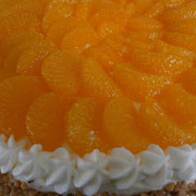Mandarinen-Torte 26cm Durchmesser/12 Pers Fr.42.--  (Div.Früchte Fr. 42.--)