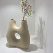 Aude Bray-Deperne - Maternité, Issue de la Collection II Sculpture en grès  chamotté blanc, façonné à la main, 33x22cm, Galerie d 'Art, Côte d'Azur, South of France, Biot.