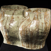 'curved', 2019, keramik, 23 x 36 x 23 cm
