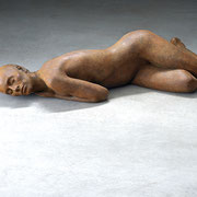 bruno walpoth, "slow awakening", 2022, 4 von 6, 29 x 120 x 62 cm, bronze – erlas galerie