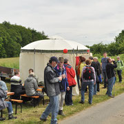 Limes-Aktionstag am 2 Juni 2013 - bereits an der Stelle des 2014 gebauten Wachthauses (Blickrichtung nach Südost)