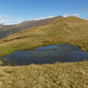 Laghetto tra il Monte Cucco ed il Colmo di San Bernardo