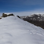 Arriviamo ad una sella a circa 1300 m