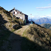 Capanna Tamaro 1867 m