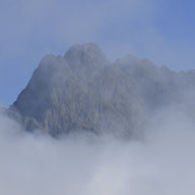 Le Rocce del Gridone parzialmente nascoste dalla nubi