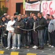 Presidio di disoccupati in piazza Cirillo