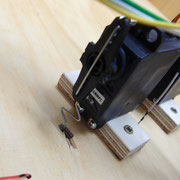 Servo mit Stelldraht, S-förmig gebogen 