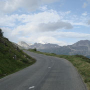 Aufstieg zum höchsten befahrbaren Alpenpass Europas...