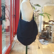 Prototype du sac Jayko en lainage rayé.