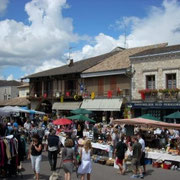 Vide de grenier en août.