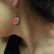 pendant d'oreille céramique raku rouge