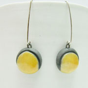 pendant d'oreilles jaune et noir